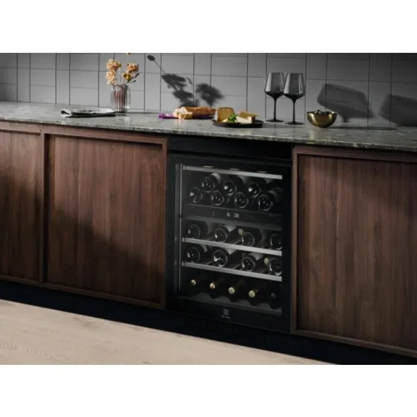 FRIGORIFER VERE ELECTROLUX EWUD040B8B SERIA 800 40 SHISHE - 3